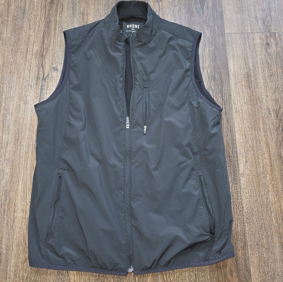 Rhone Men’s Performance Softshell Vest Size L Black Water Resistant Zip Front - Picture 11 of 14